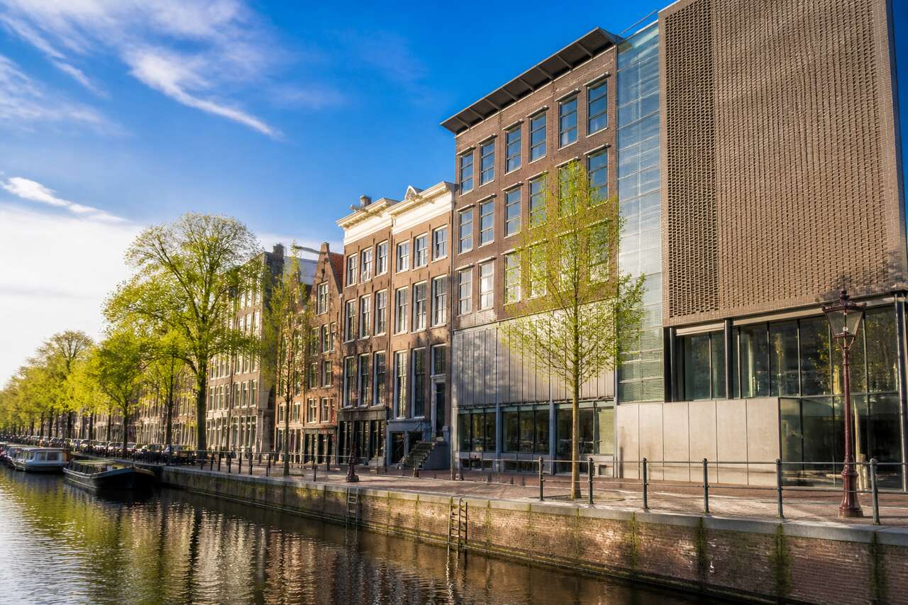 Les secrets cachés de la maison d'anne frank : un voyage dans l'histoire