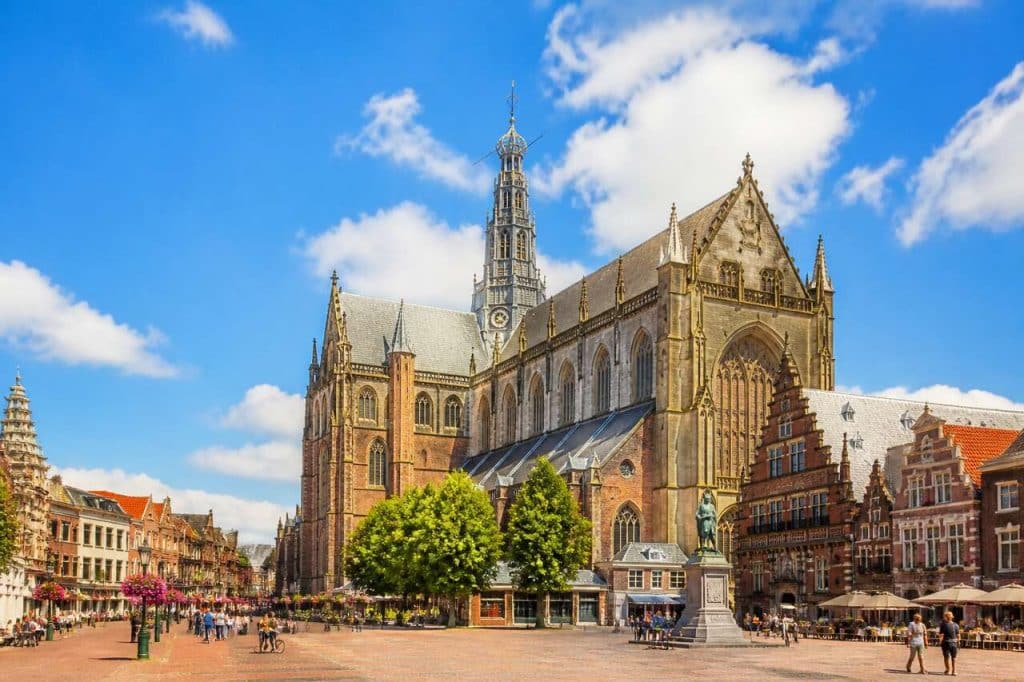 Haarlem à travers les siècles : explorez l'histoire fascinante de la Grote Kerk