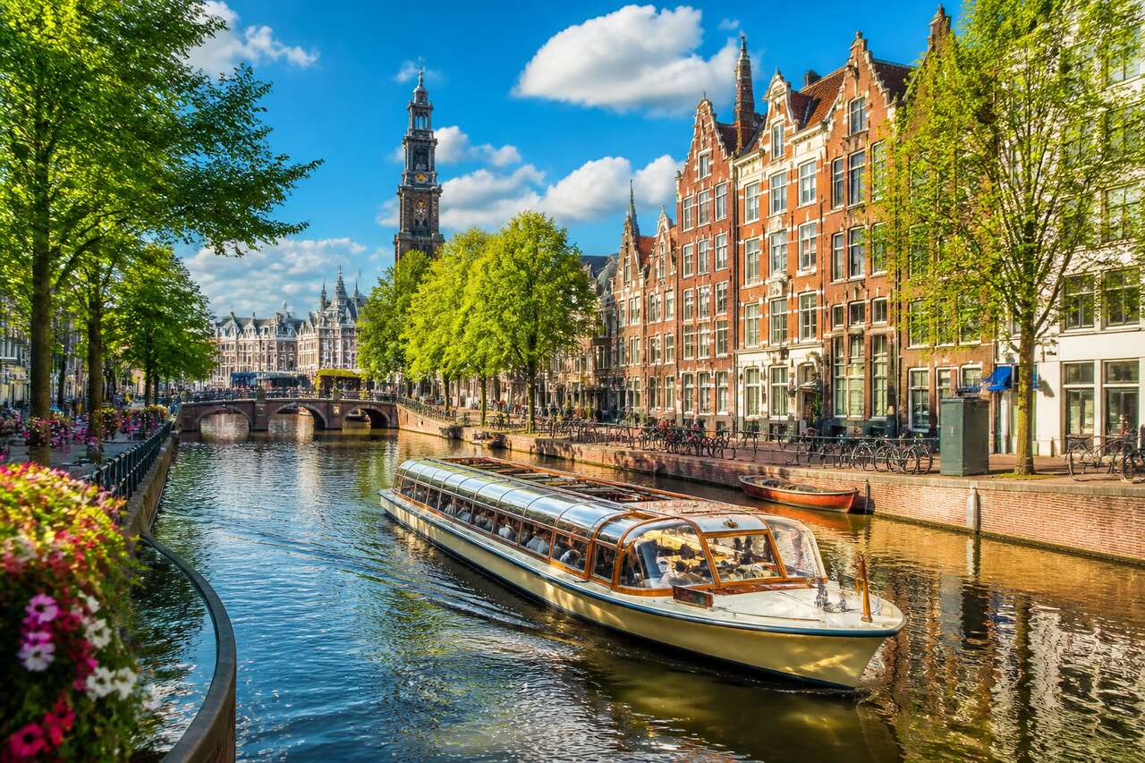 Explorez les canaux d'Amsterdam en bateau-mouche