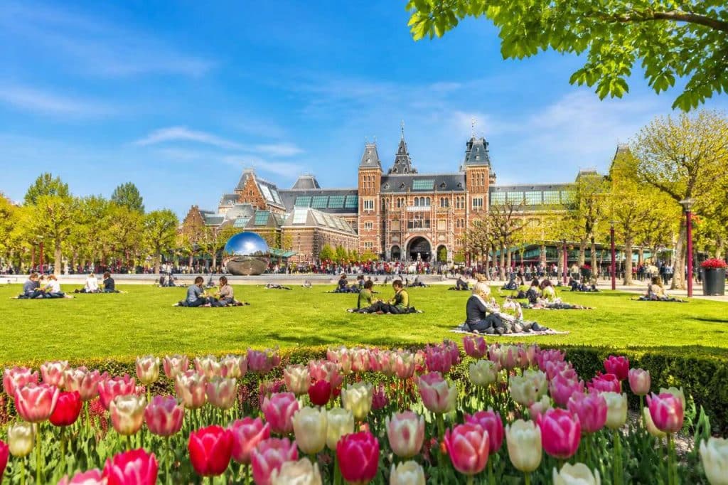 Exploration artistique à amsterdam : museumplein et ses trésors culturels