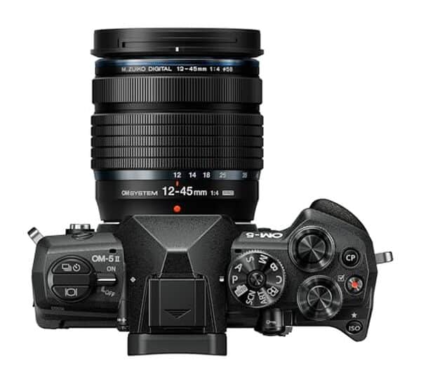Découvrez notre test détaillé de l'OM System OM-5 Mark II, l'appareil photo micro four thirds performant pour les photographes exigeants en quête de qualité et de polyvalence.