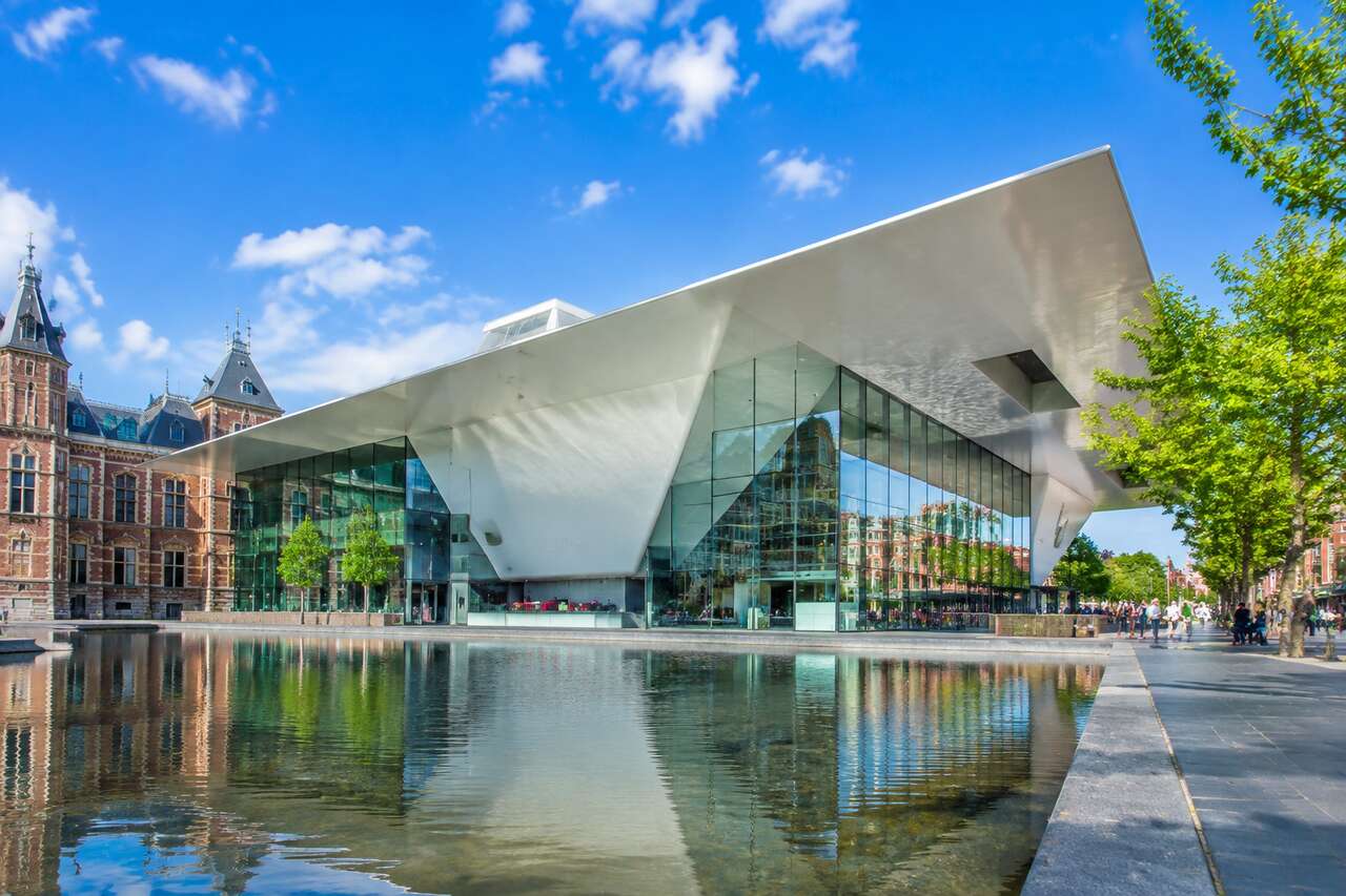 Découvrir le Stedelijk Museum : immersion dans l'art contemporain à Amsterdam