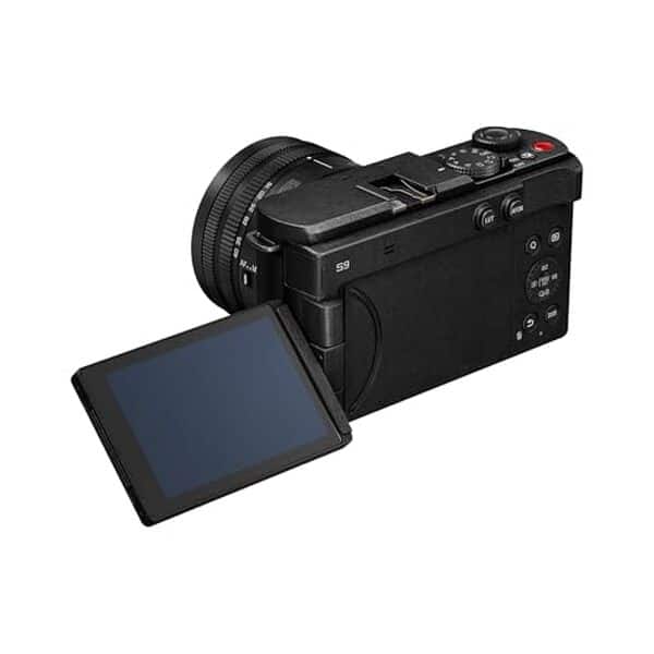 Découvrez notre test détaillé du Panasonic Lumix S9 avec objectif 18-40mm. Performances exceptionnelles, innovation technologique et qualité d'image professionnelle pour les photographes exigeants. 