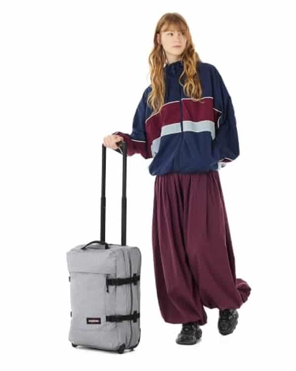 Découvrez notre test détaillé de la valise Eastpak Tranverz S 45 cm, 42 L : caractéristiques, avantages et avis pour bien choisir votre bagage cabine.