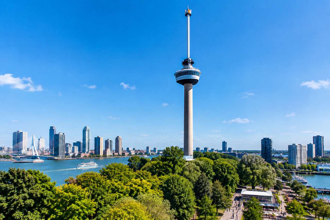 Une expérience vertigineuse : décryptage de l’ascension de l’euromast