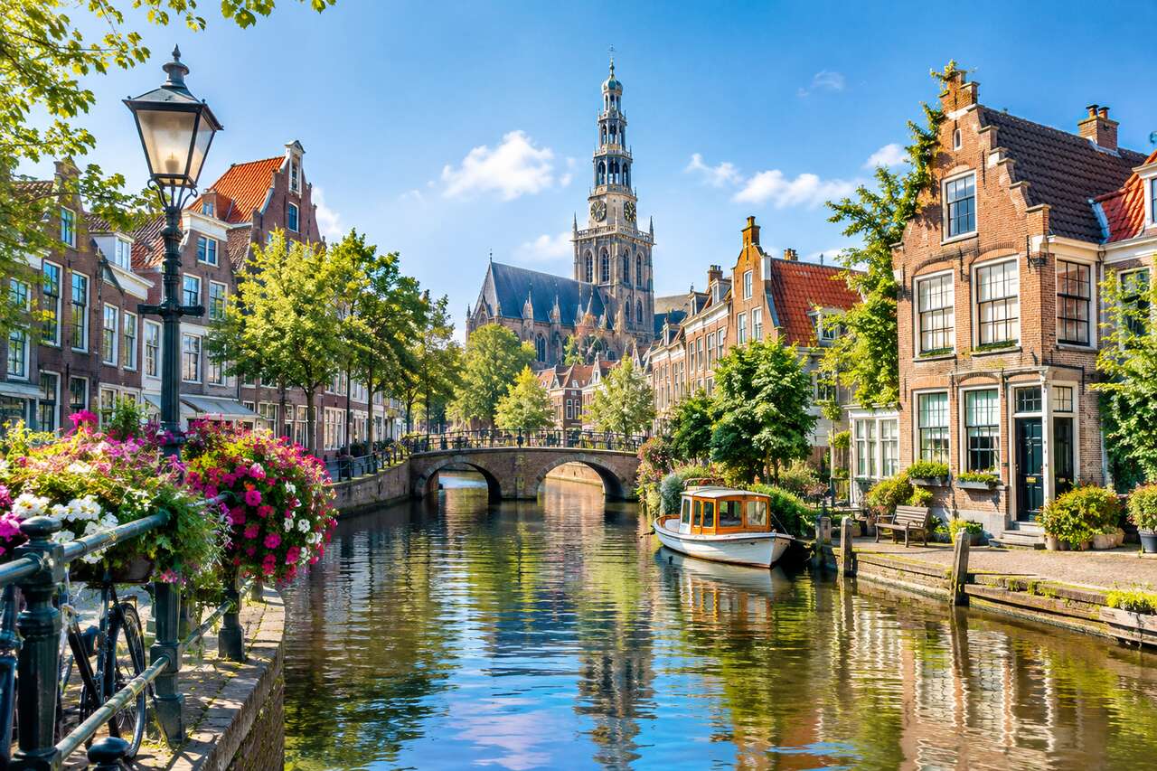Le charme historique de Leiden : entre canaux pittoresques et trésors cachés